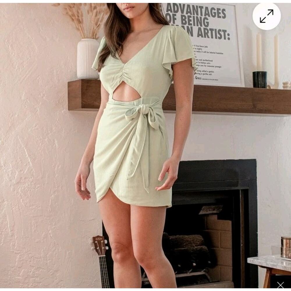 Lulu’s Be A Friend Mint Wrap Mini Dress Ruffled Cutout Womens Size Medium M New - Picture 2 of 4